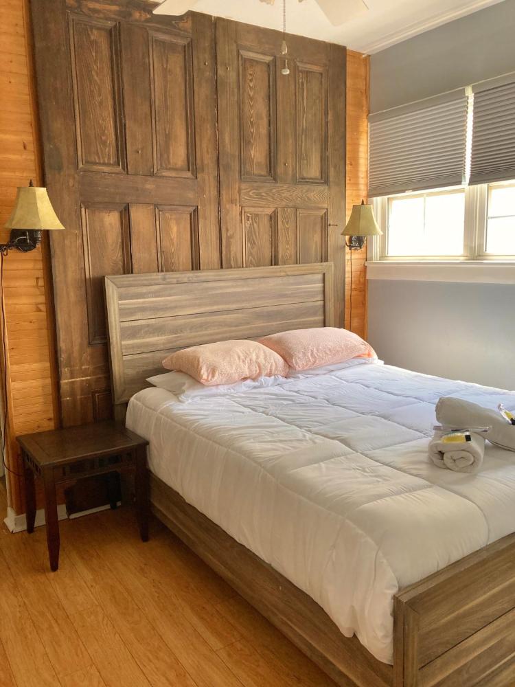 Double Room with Ensuite Bathroom interior